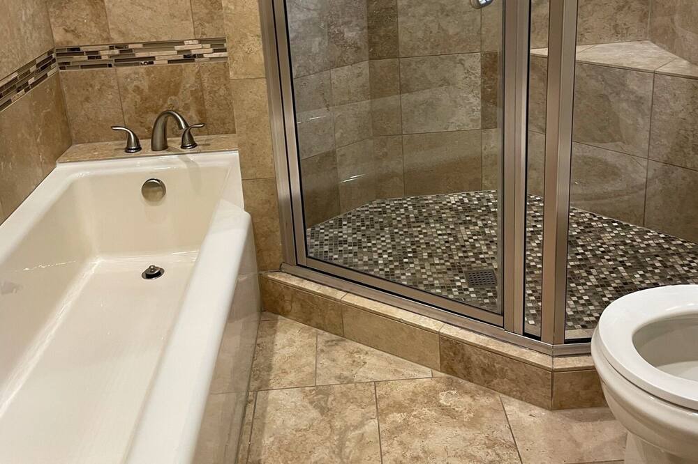 Photo of Bathroom in Table Mesa