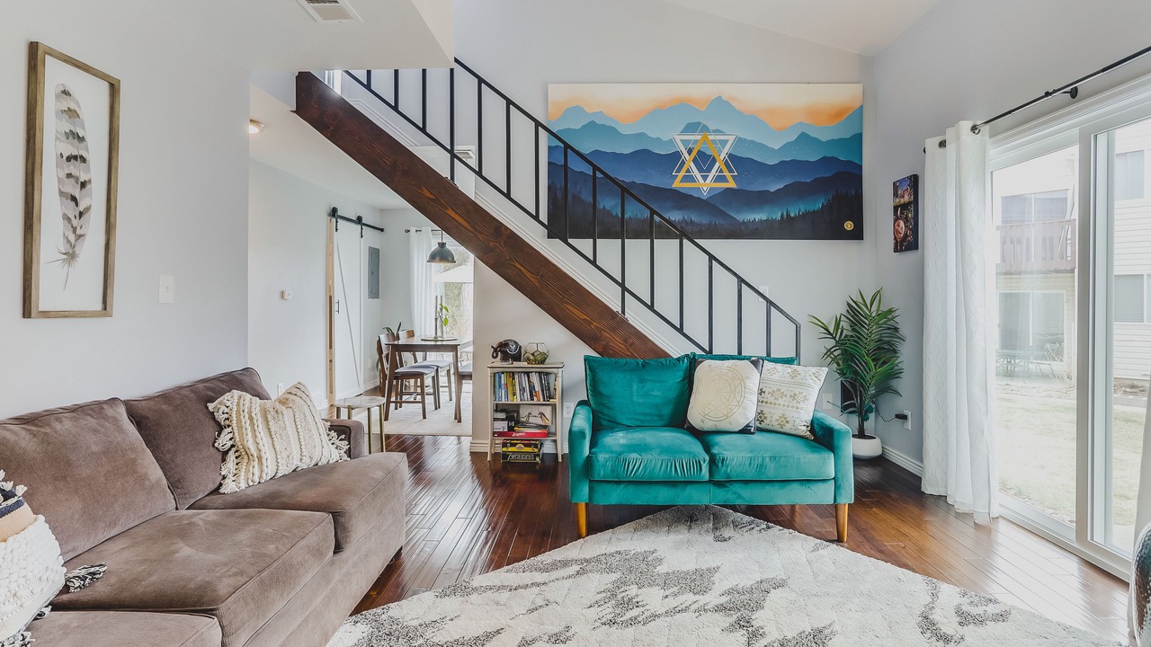 Photo of Livingroom in Glenwood Grove - North Iris
