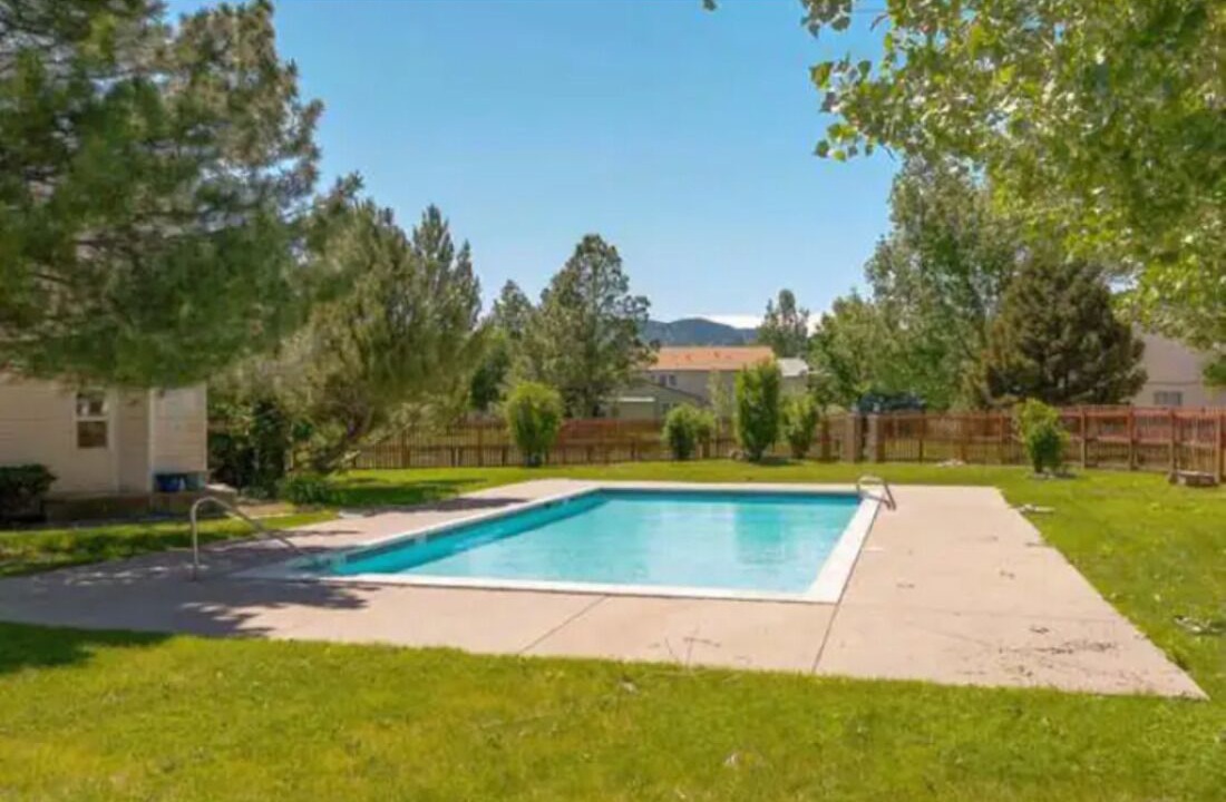 Photo of Outdoor in Glenwood Grove - North Iris
