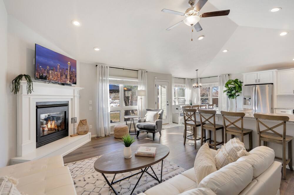 Photo of Livingroom in Mead