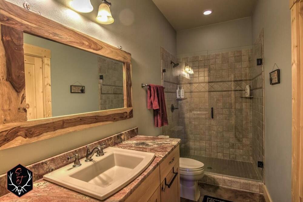 Photo of Bathroom in Park County