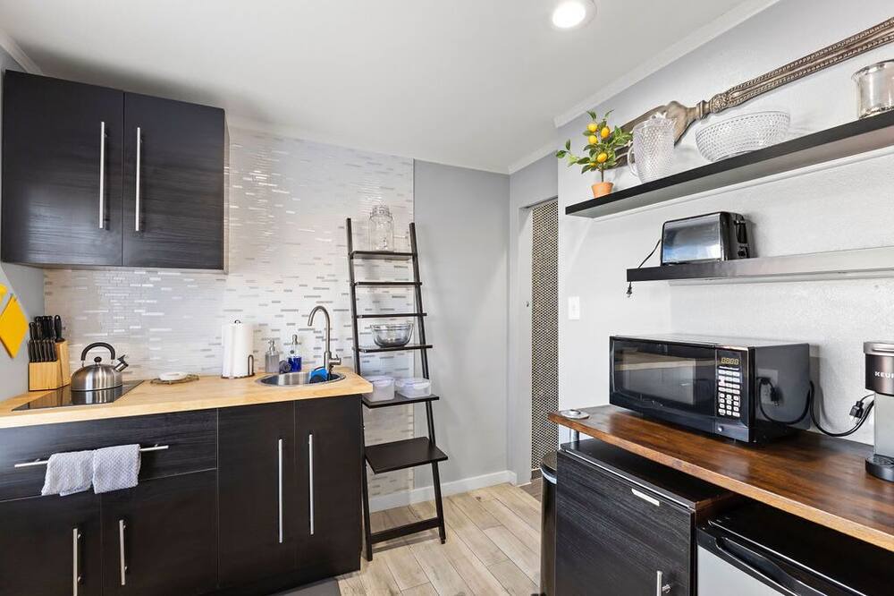Photo of Kitchen in Barths