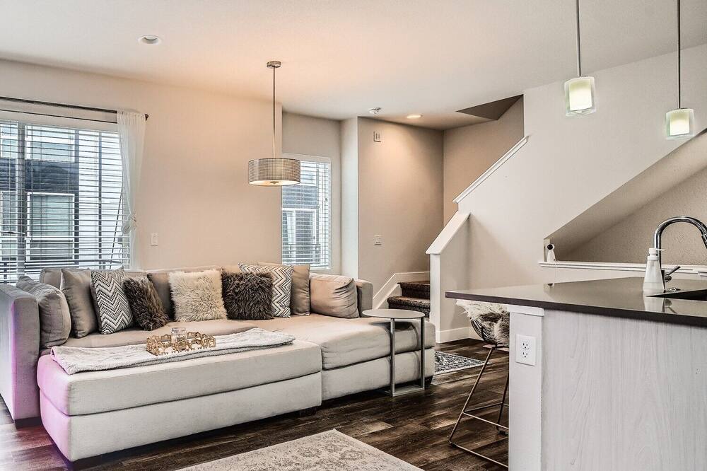 Photo of Livingroom in Lakewood