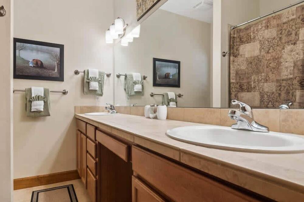 Photo of Bathroom in Leadville North