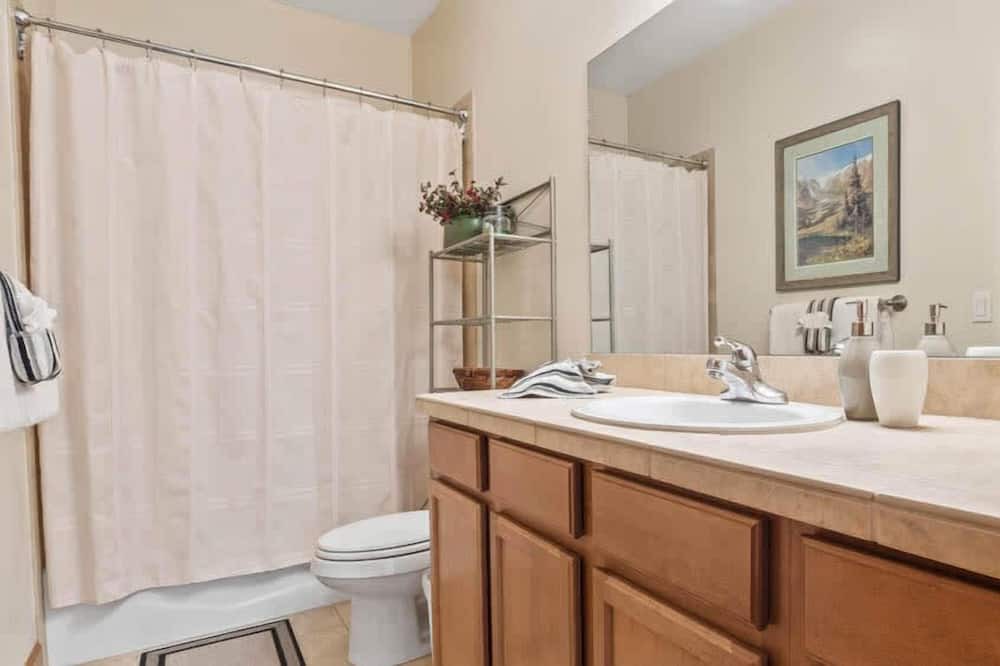 Photo of Bathroom in Leadville North