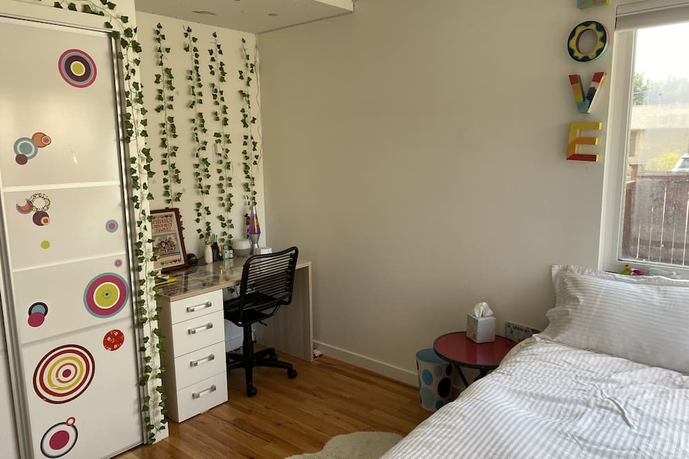 Photo of Bedroom in Old North Boulder