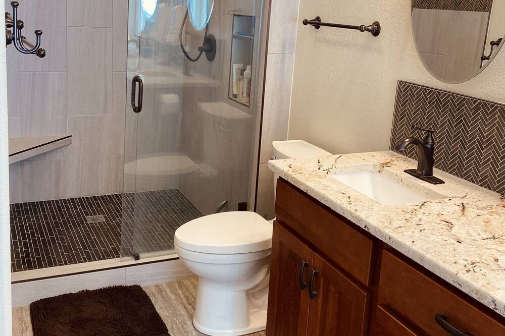 Photo of Bathroom in Forest Lakes