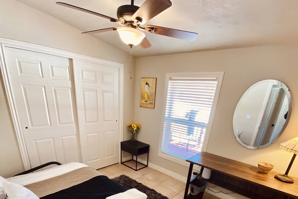 Photo of Bedroom in Forest Lakes