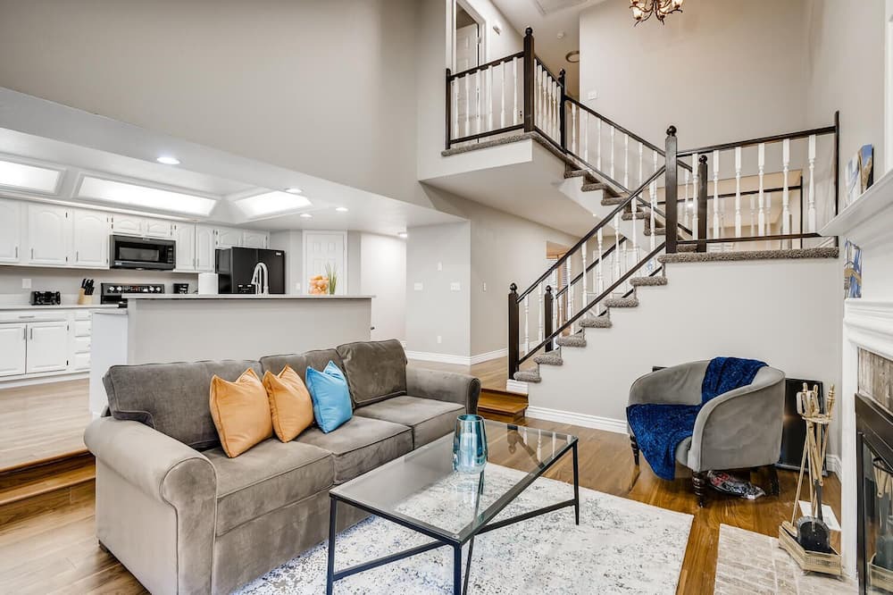 Photo of Livingroom in Littleton