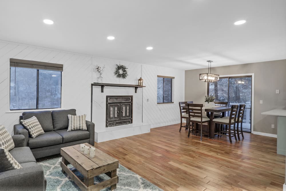 Photo of Livingroom in Doubleheader