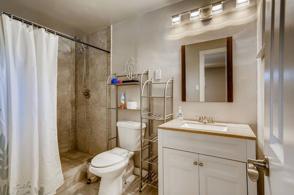 Photo of Bathroom in Barths