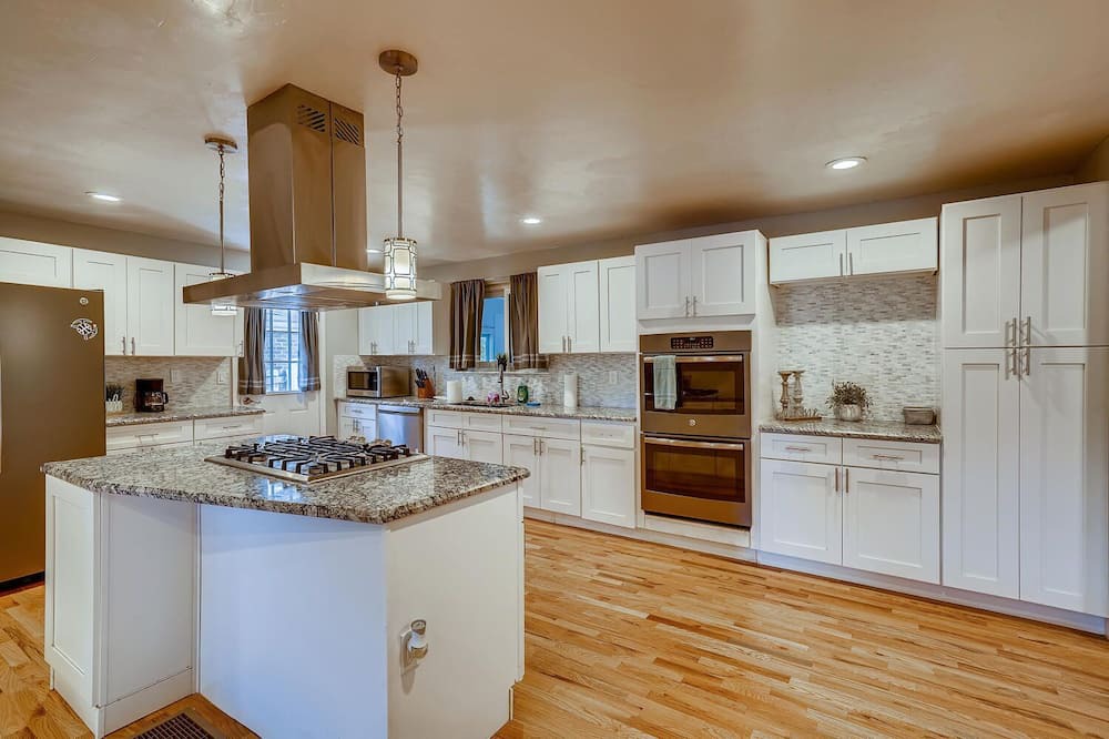 Photo of Kitchen in Barths