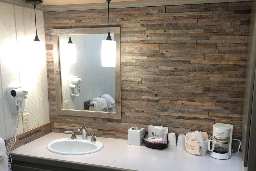Photo of Bathroom in Red Feather Lakes
