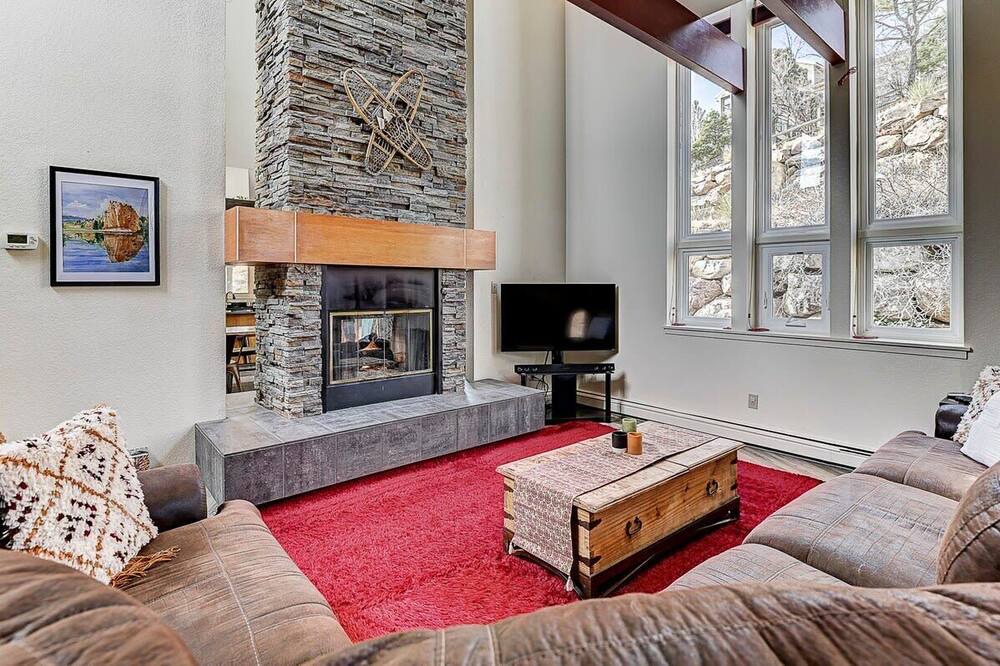Photo of Outdoor in Mountain Shadows