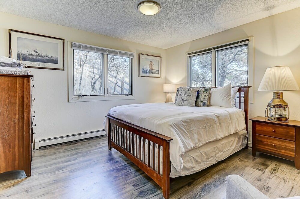 Photo of Outdoor in Mountain Shadows