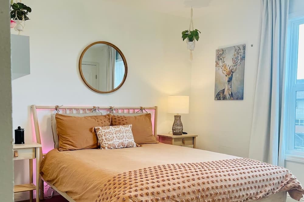 Photo of Bedroom in Summit Cove