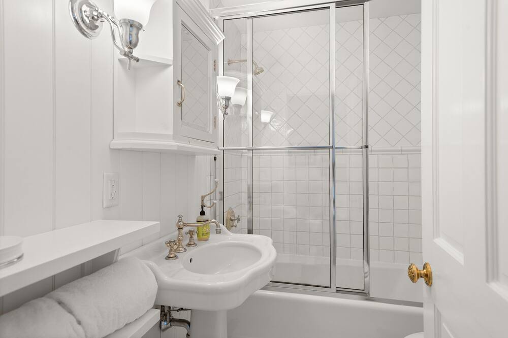 Photo of Bathroom in West End