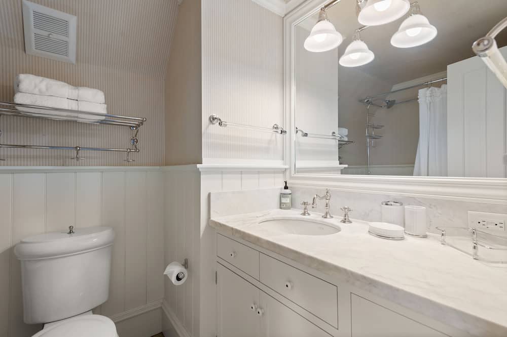 Photo of Bathroom in West End