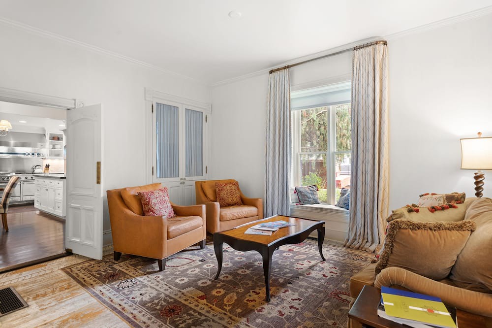 Photo of Livingroom in West End