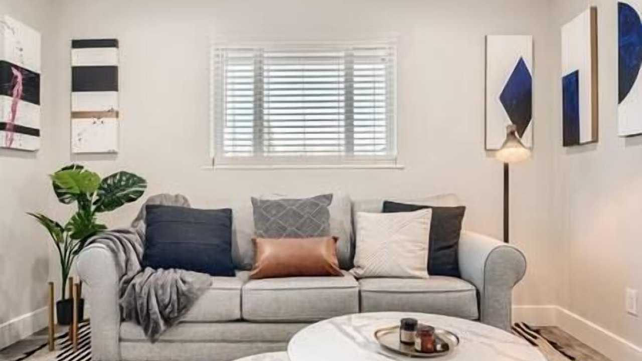 Photo of Livingroom in Edgewater