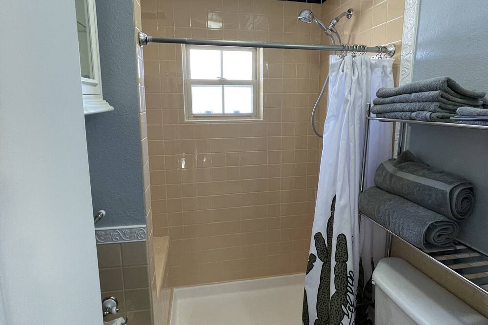 Photo of Bathroom in Golden