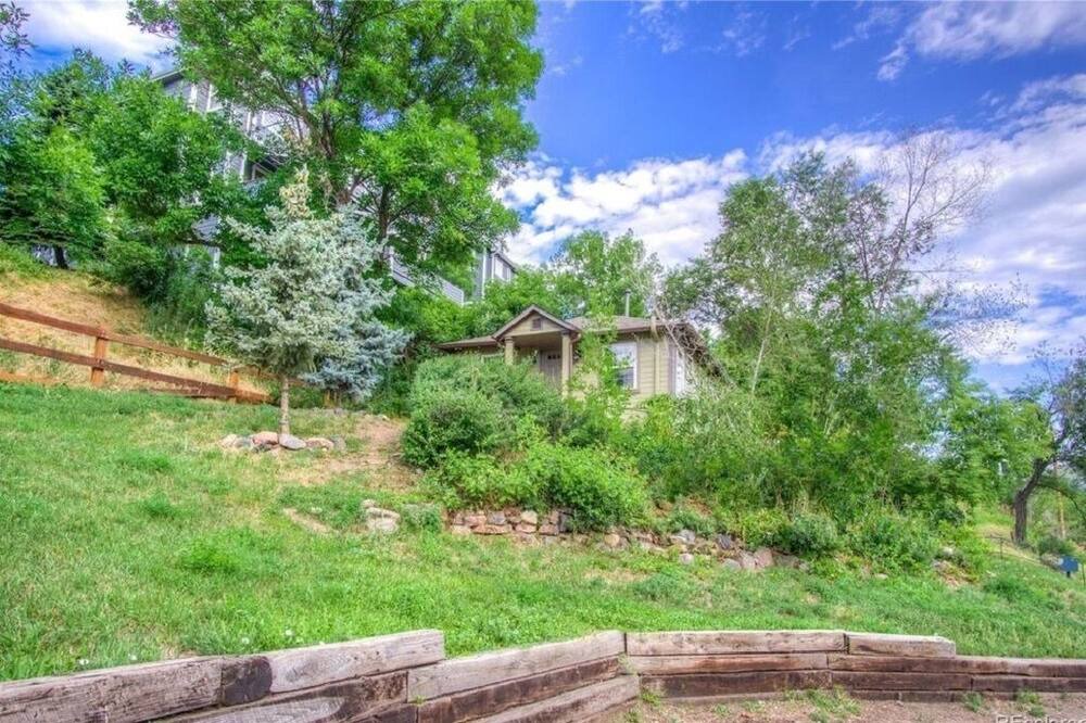 Photo of Outdoor in Golden