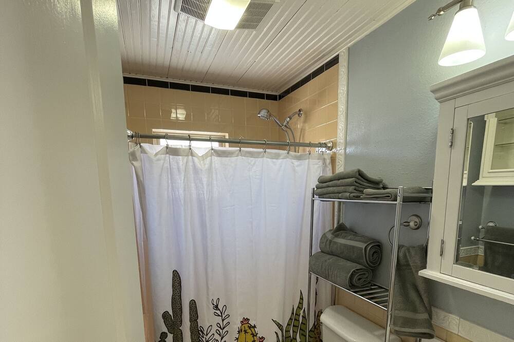 Photo of Bathroom in Golden