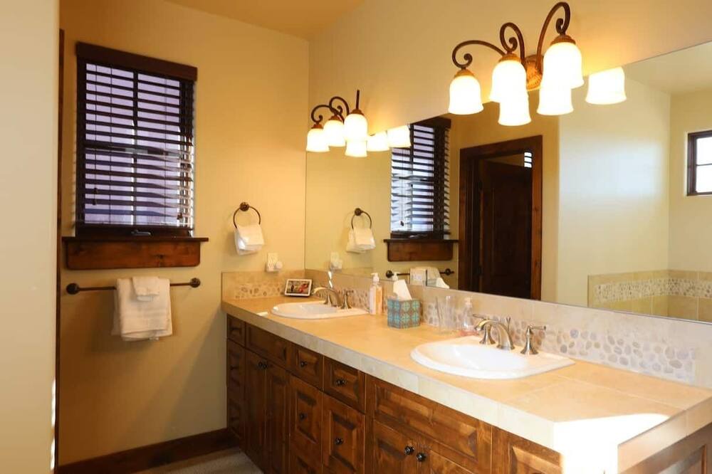 Photo of Bathroom in Gypsum