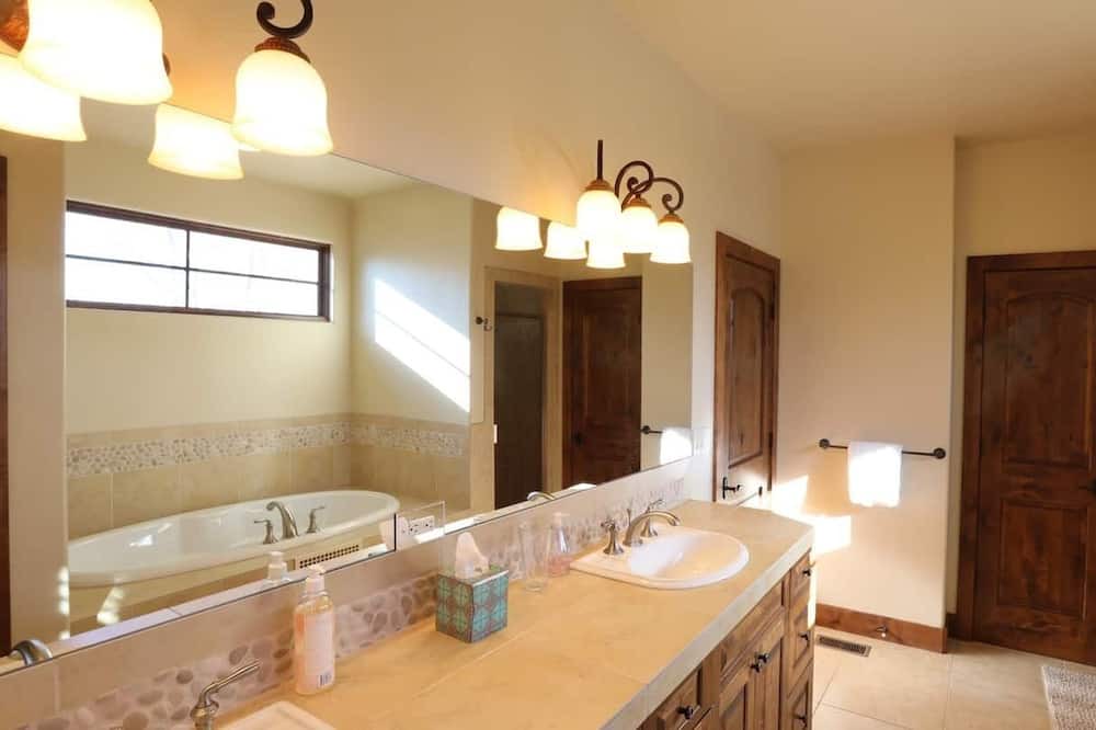 Photo of Bathroom in Gypsum