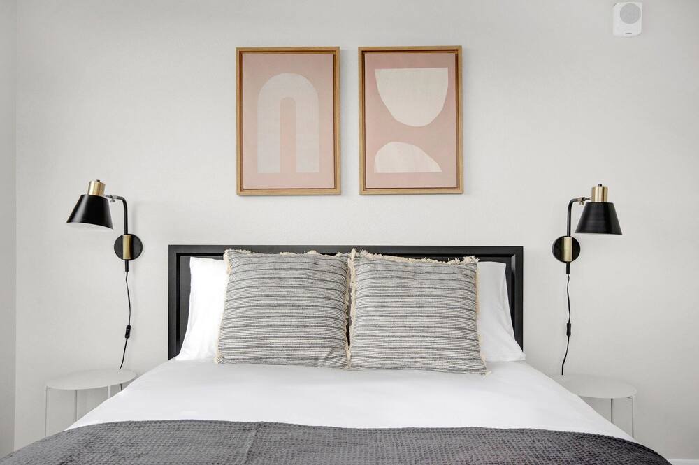 Photo of Bedroom in Ballpark