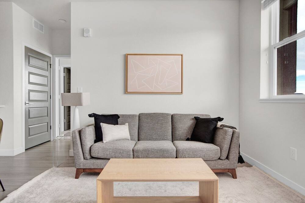 Photo of Livingroom in Ballpark
