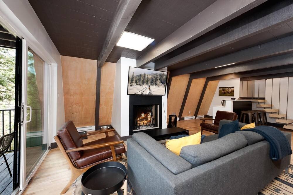 Photo of Livingroom in Purgatory