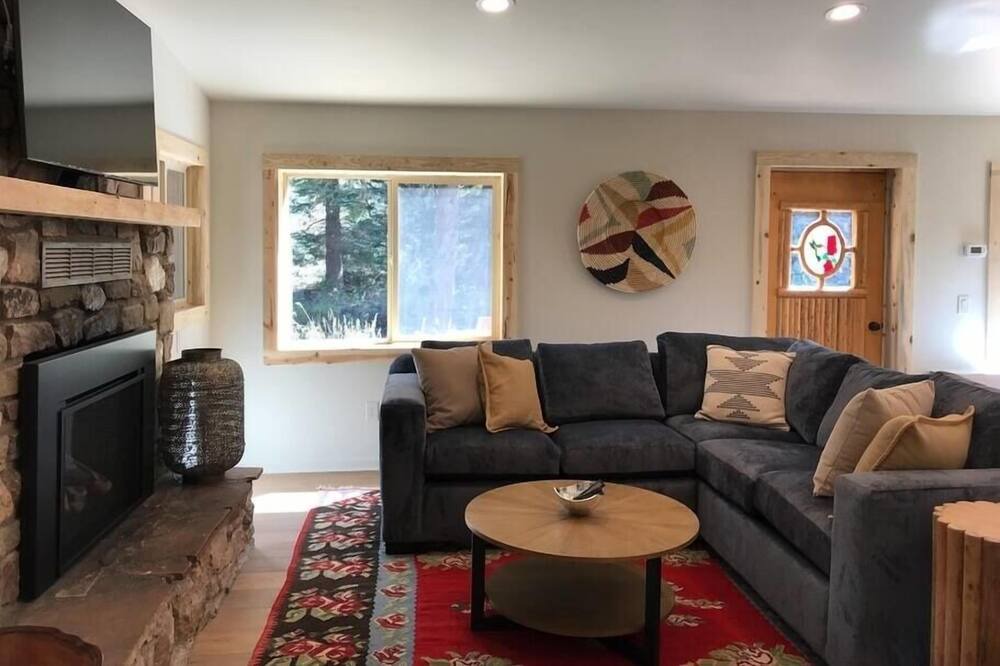 Photo of Livingroom in Almont