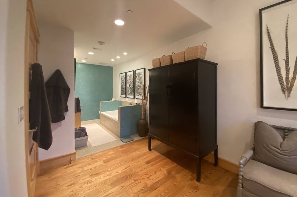 Photo of Bedroom in Eagle