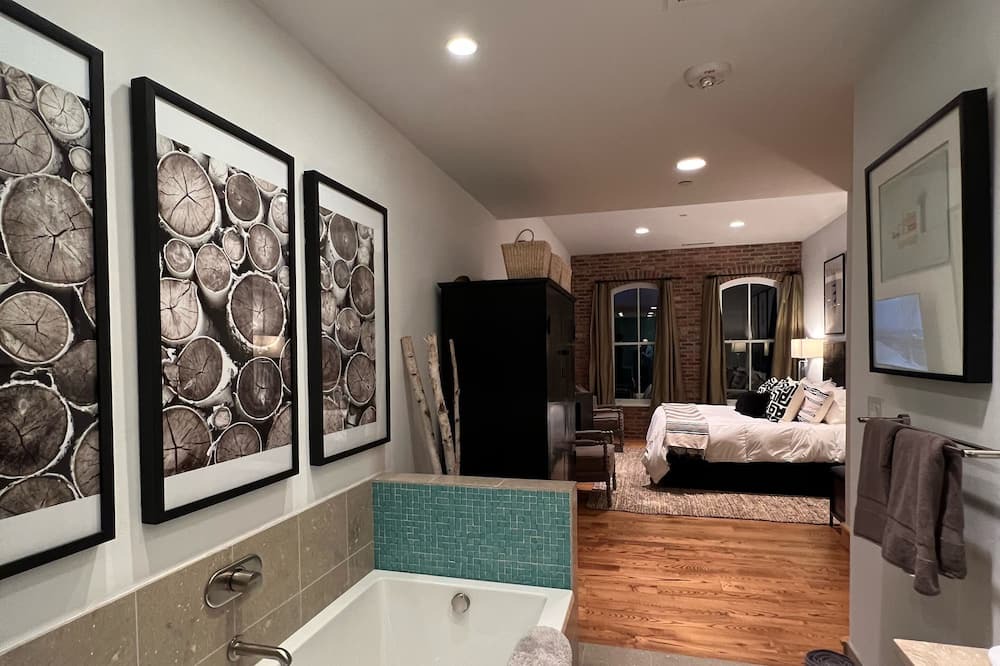 Photo of Bathroom in Eagle