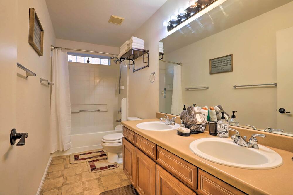 Photo of Bathroom in Green Valley Ranch