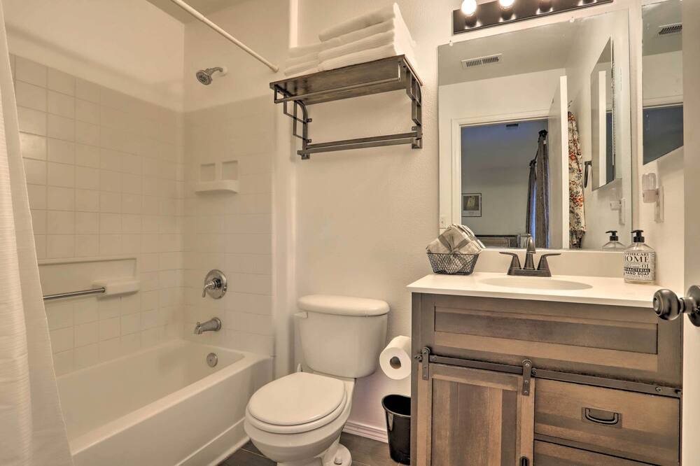 Photo of Bathroom in Green Valley Ranch