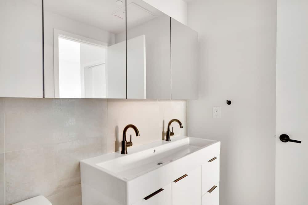 Photo of Bathroom in City Park West