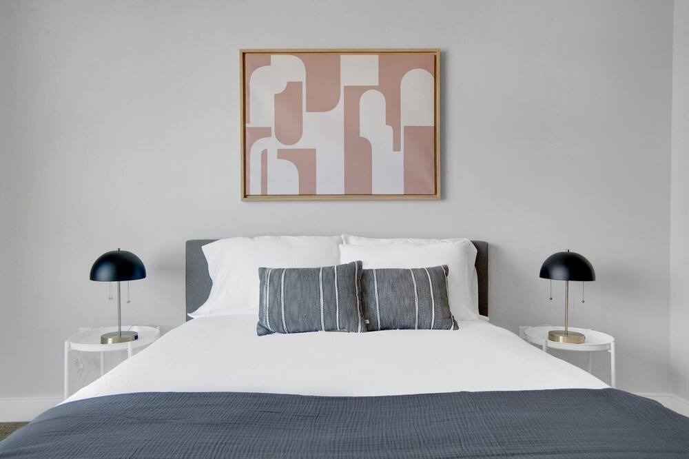 Photo of Bedroom in Five Points
