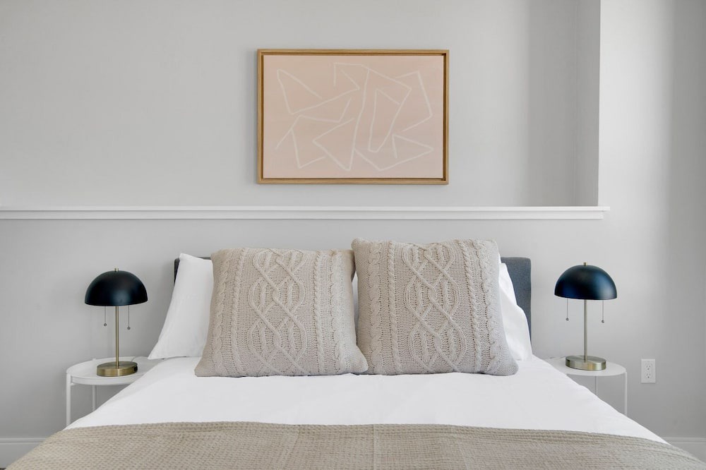 Photo of Bedroom in Five Points