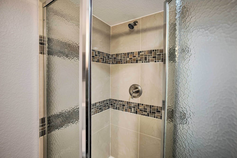 Photo of Bathroom in Barths