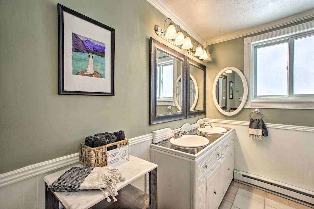 Photo of Bathroom in Evergreen