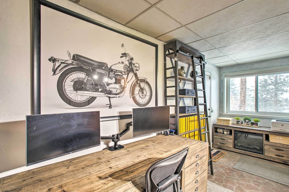 Photo of Livingroom in Evergreen