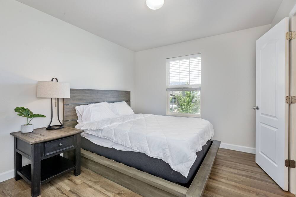 Photo of Bedroom in Aurora