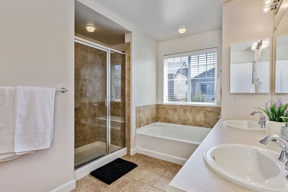 Photo of Bathroom in Aurora