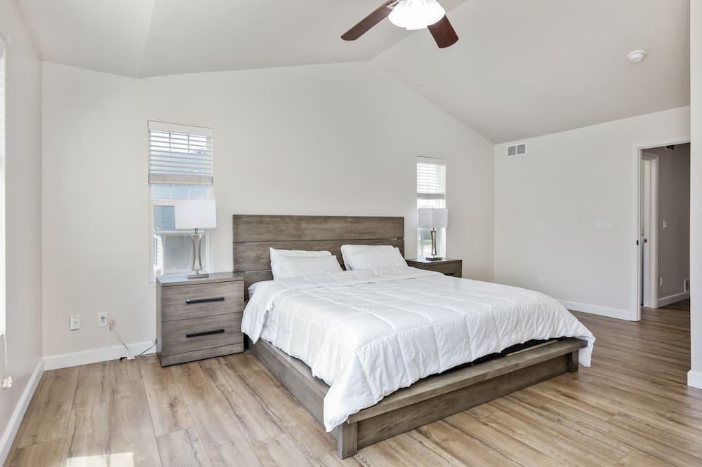 Photo of Bedroom in Aurora