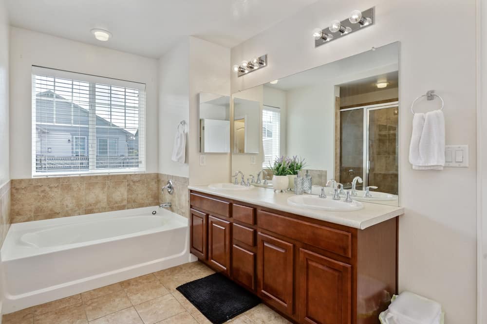 Photo of Bathroom in Aurora