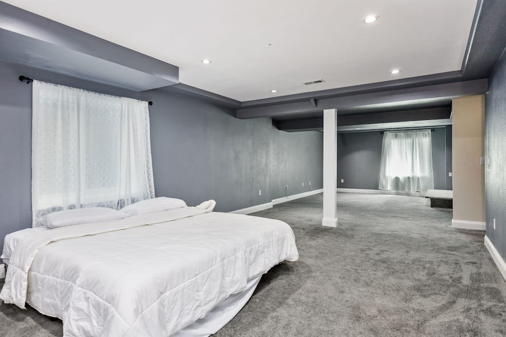 Photo of Bedroom in Aurora