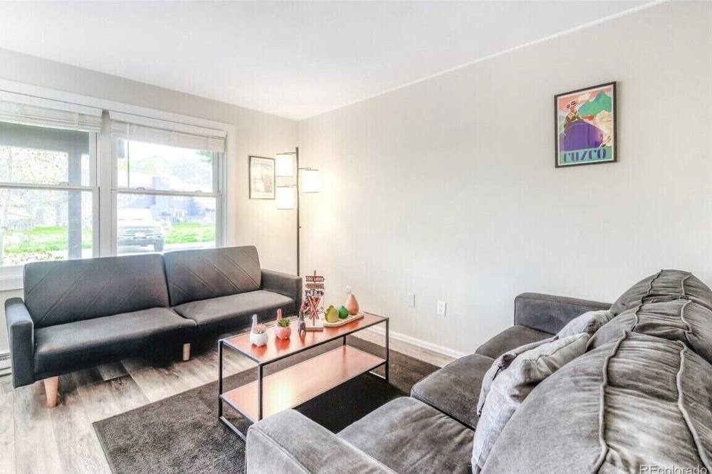 Photo of Livingroom in Summit Cove