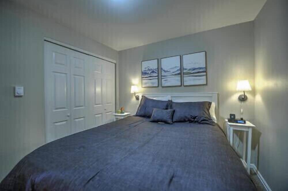 Photo of Bedroom in Summit Cove